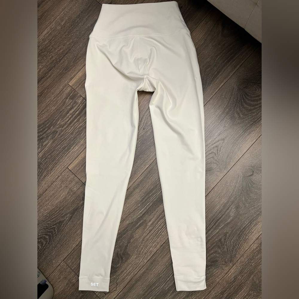 SET Active brand new leggings
